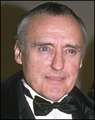 dennishopper.jpg (8343 bytes)