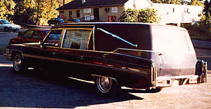 hearse3.jpg (109595 bytes)